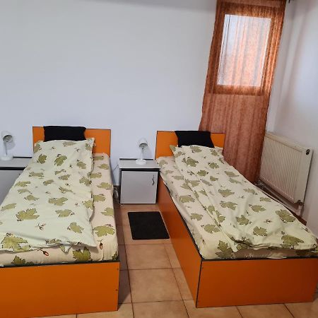 Ogadugu Apartment Bucureşti Ngoại thất bức ảnh